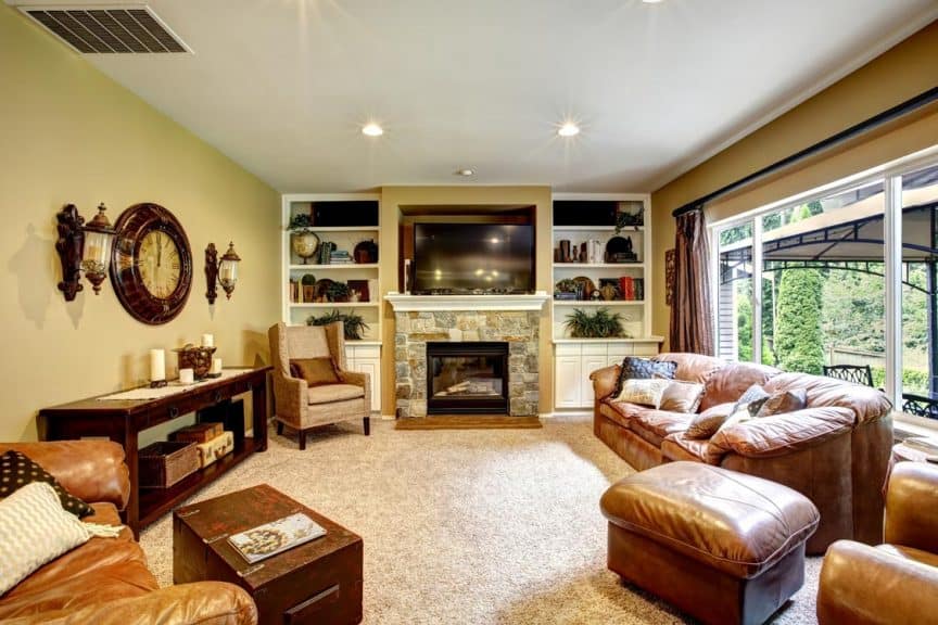 50+ TV Above Fireplace Ideas - Fireplace Universe