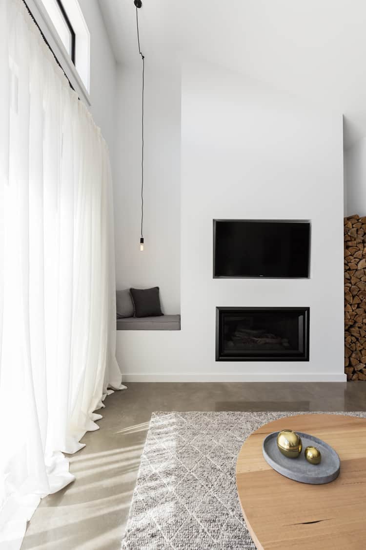 50+ TV Above Fireplace Ideas - Fireplace Universe