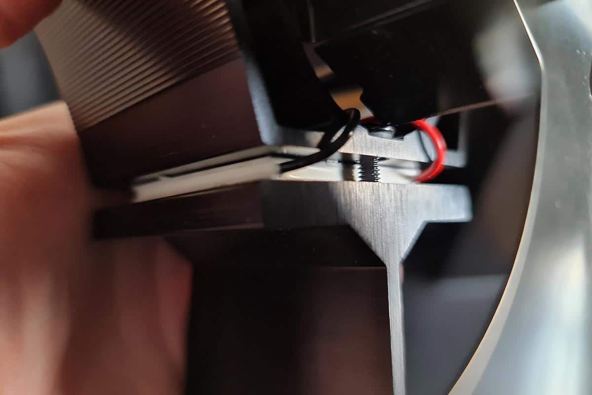 Wood Stove Fans (Explained With Pictures) Fireplace Universe